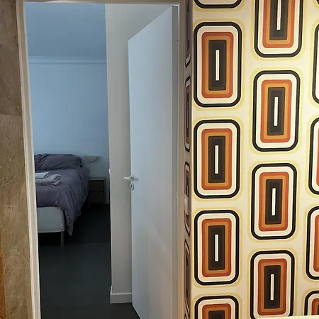 70s Style 3 Or 4p With Balcony Near Champs-elysees *