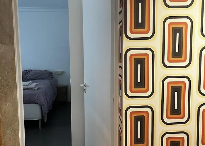 70s Style 3 Or 4p With Balcony Near Champs-elysees *
