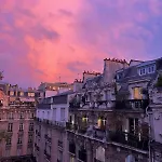70s Style 3 Or 4p With Balcony Near Champs-elysees Апартаменты Париж