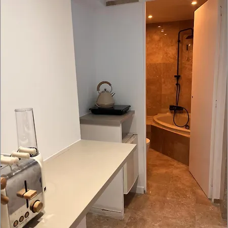 Lejlighed Stylish Studio 3-4P With Ac And Balcony Near Champs-Elysees Paris